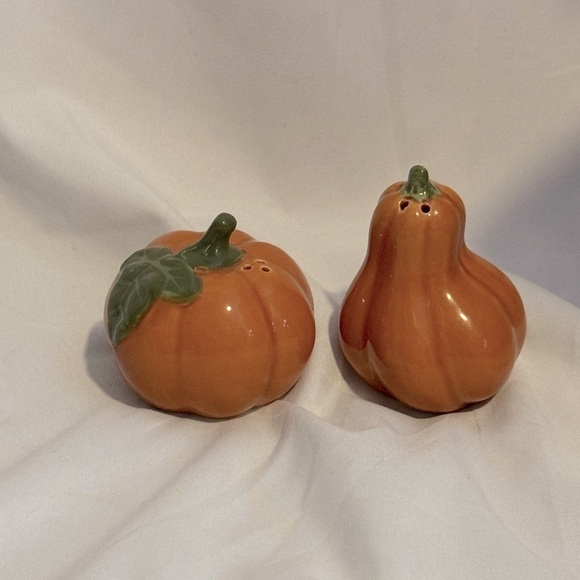 Pumpkin and Gourd Salt and Pepper Shakers - Picture 1 of 5